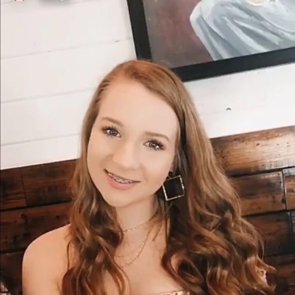 Meet your Posher, Lily - Picture 1 of 1